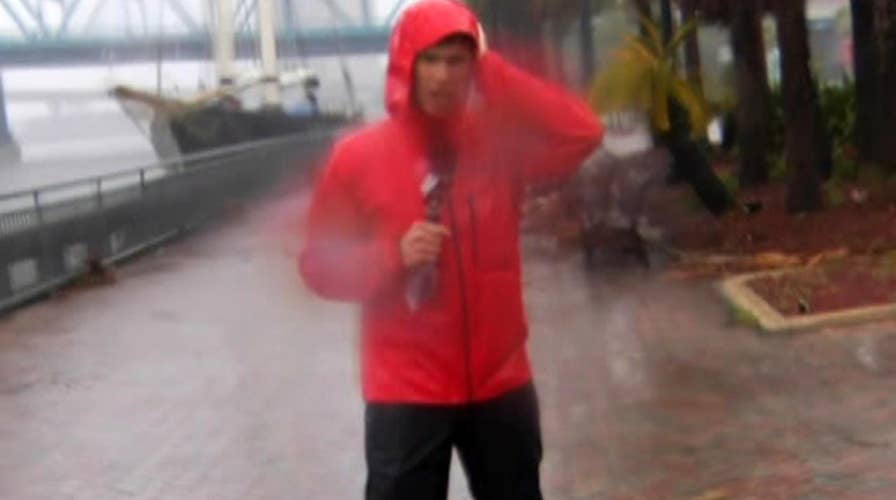 Hurricane Matthew's storm surge pushes into Jacksonville