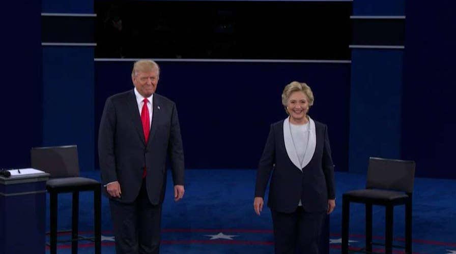 No handshake for Trump, Clinton at start of second debate