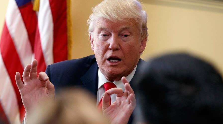 Trump attacks media, Clinton in an attempt to save campaign