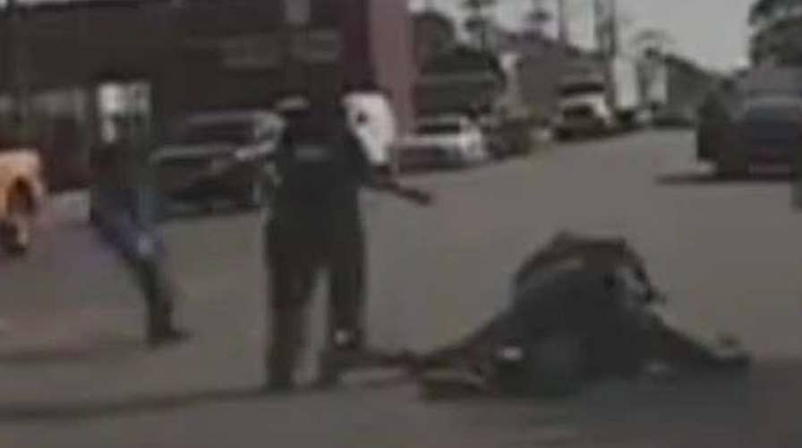 3 Chicago police officers injured trying to arrest suspect