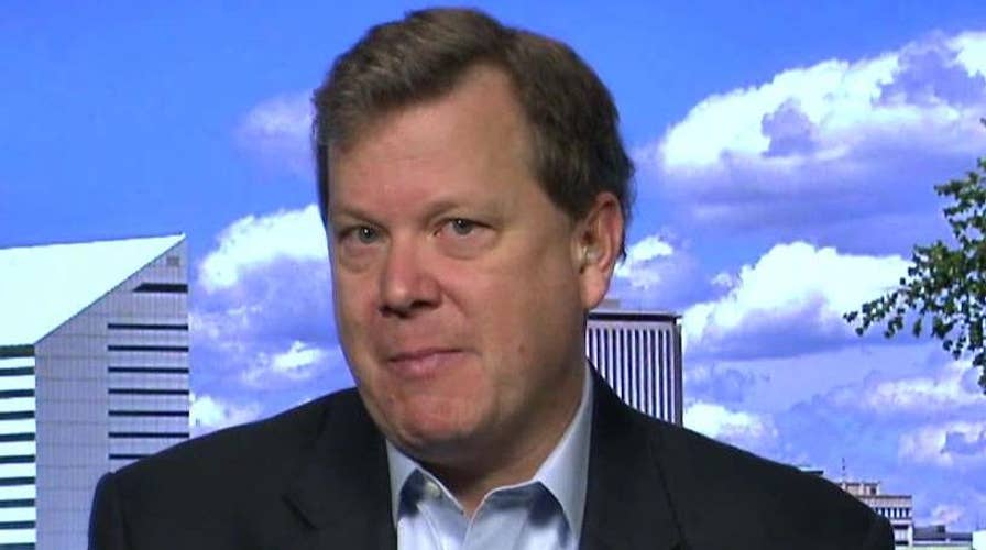 Peter Schweizer reacts to Clinton's answers about charity