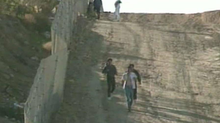 Thousands of illegals entering US daily ahead of election