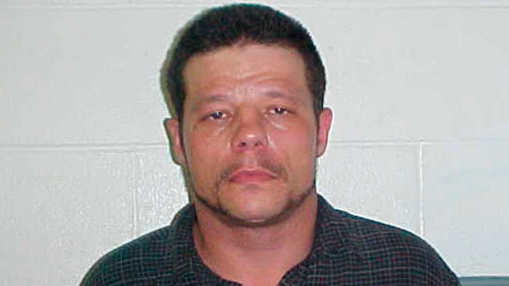 Oklahoma fugitive dies in shootout with police