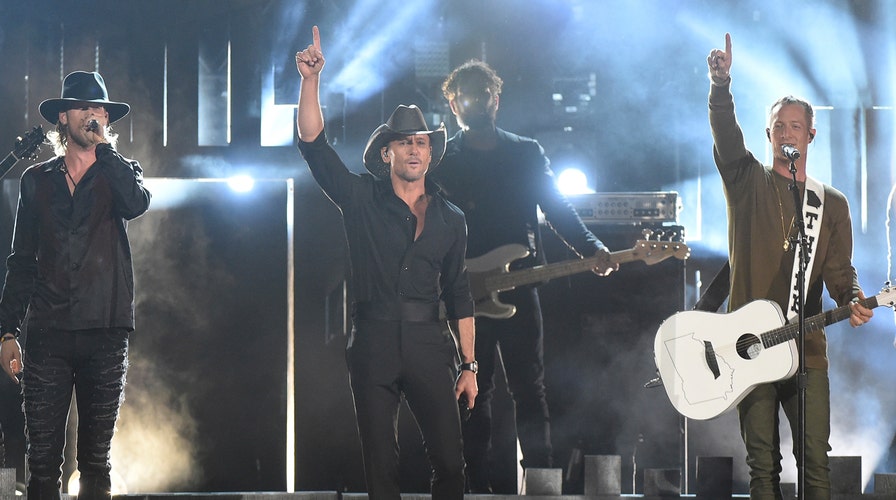 Behind the scenes at the 2016 CMA Awards