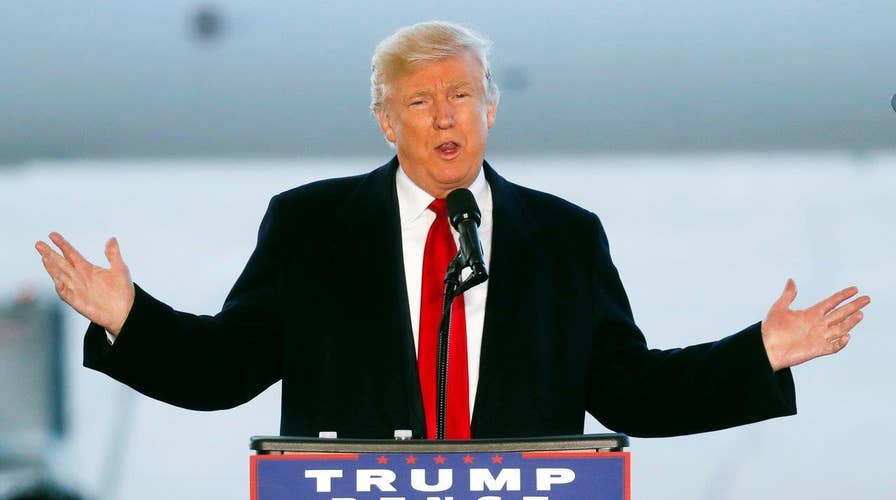 Trump decries the economy, Obama-Clinton era in final push