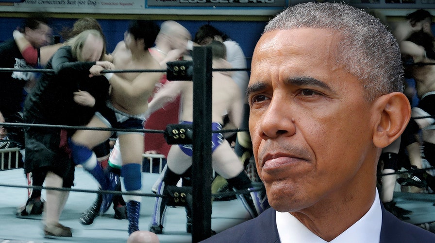 Wrestlers give advice to dejected Democrats