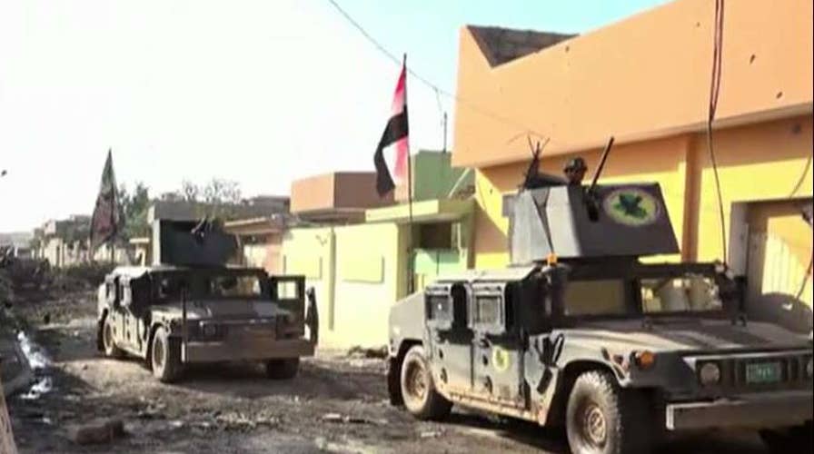 Hundreds of civilians line up for food as rations run low