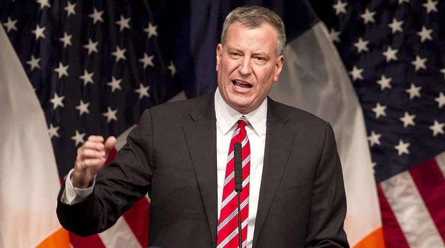 Bill de Blasio threatens to sue federal government