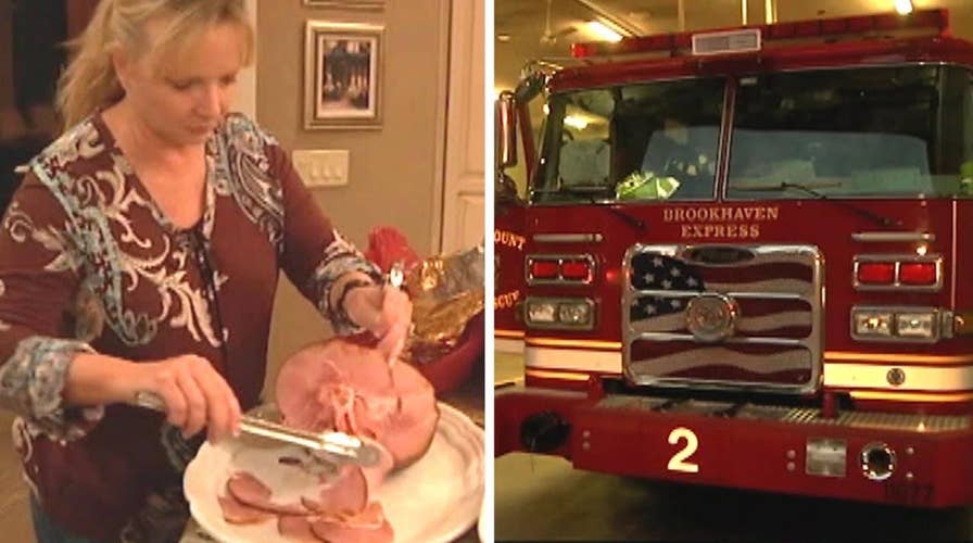 Couple cooks Thanksgiving feast for first responders