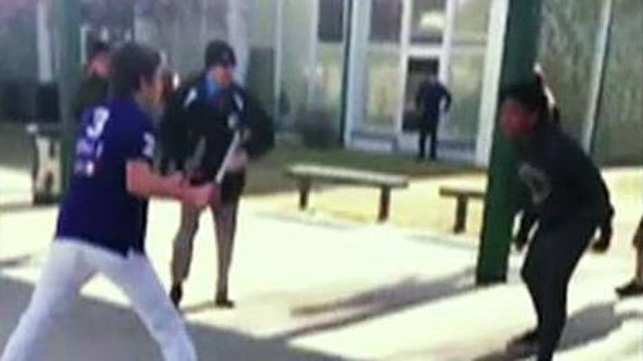 Video Of Officer's Dramatic Confrontation With Knife-wielding HS ...