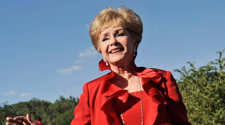 Hollywood royalty: Fans, stars remember Debbie Reynolds