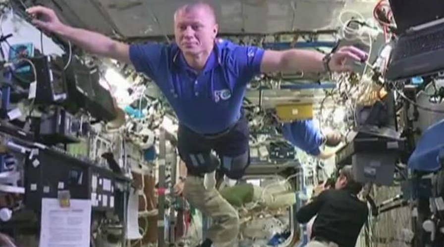 European astronauts take on the mannequin challenge