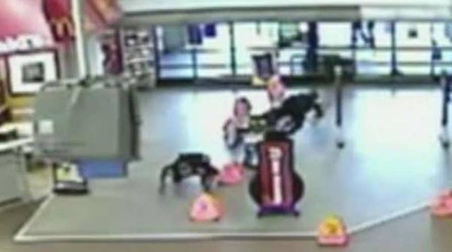 Gunfight in Arizona Walmart caught on video