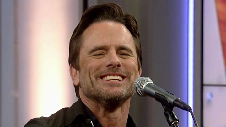 'Nashville' star Charles Esten performs 'Simple as That'