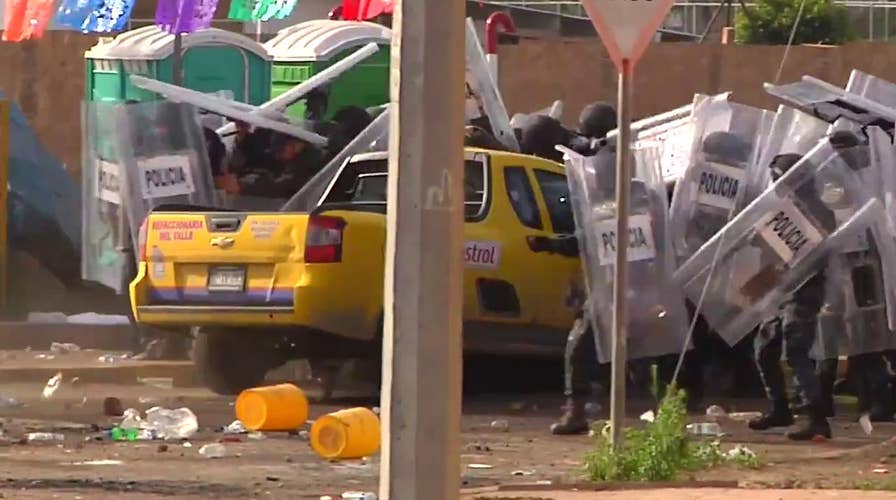 Warning, graphic content: Truck rams into police in Mexico