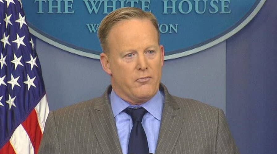 Sean Spicer accuses media of false reporting at WH briefing