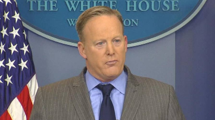 Sean Spicer accuses media of false reporting at WH briefing
