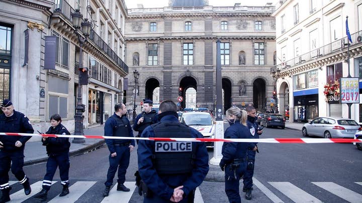 French soldier stops attempted terror attack on the Louvre
