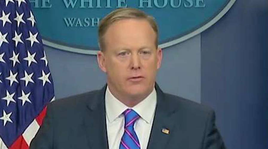 Spicer: Eroding trust led Trump to ask for Flynn resignation