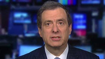 ӣ����Ƶ Poll:  Voters divided over trusting Trump or the media