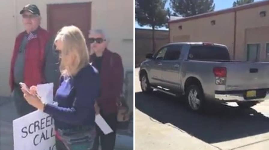 Congressman's staffer bails before meeting with constituents