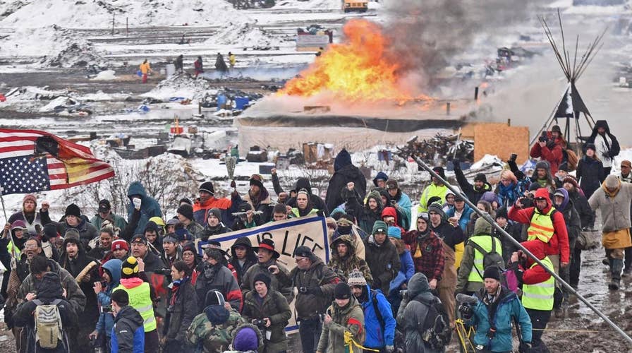 10 Dakota Access Pipeline protesters arrested