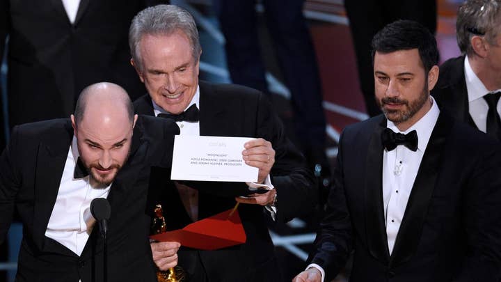 Oscars mix-up: Wrong film announced as best picture winner