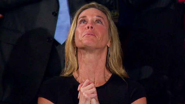 President Trump honors widow of fallen US Navy SEAL