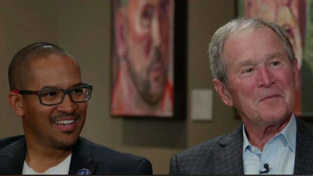 Purple Heart recipient shares his story with George W. Bush