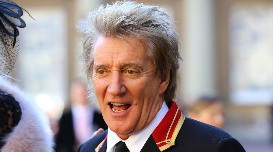 Rod Stewart sorry for mock execution video