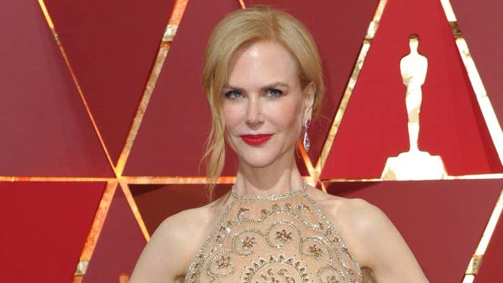 Nicole Kidman explains odd clap