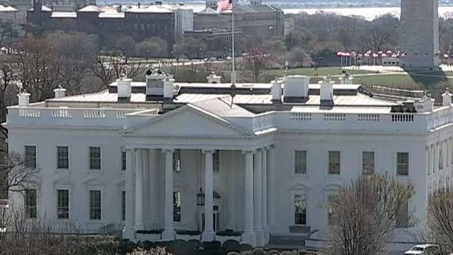 Intruder arrested on White House grounds 