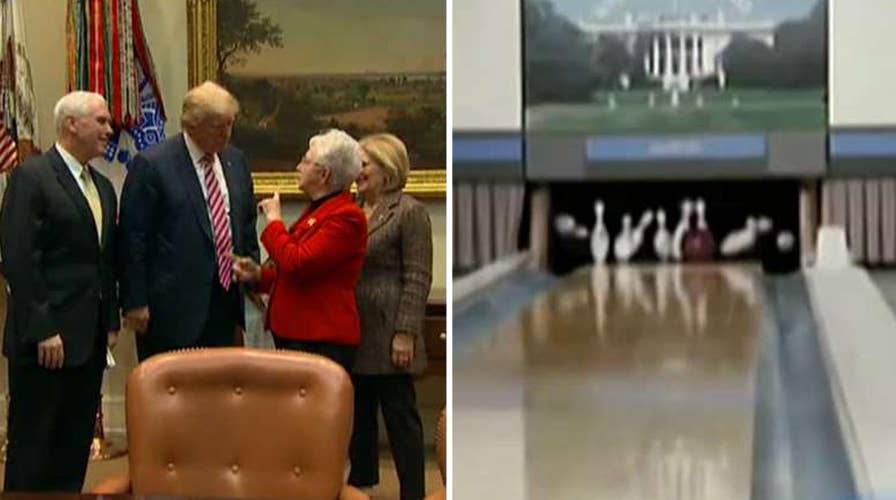 Trump invites GOP lawmakers to WH for pizza, bowling