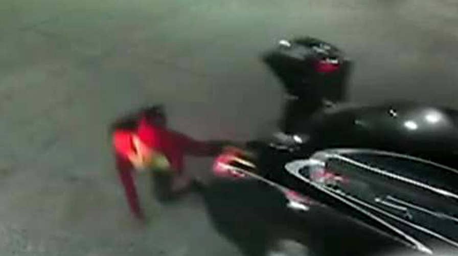 Woman jumps from trunk in desperate escape from kidnapper