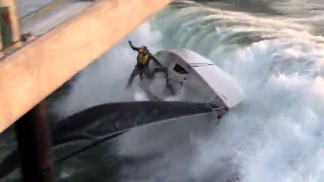 Large Wave Slams Sailboat Into Pier Crew Thrown Into Water Latest 