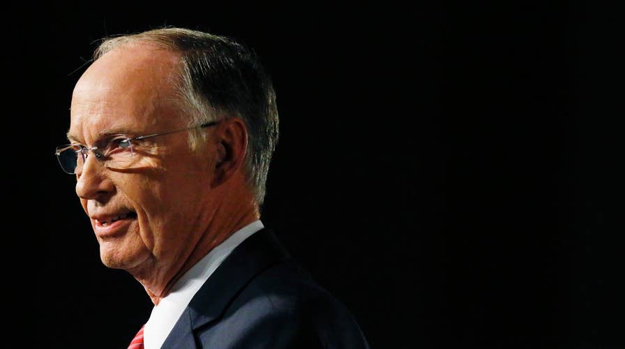 Alabama gov. clings to faith amid ethics scandal