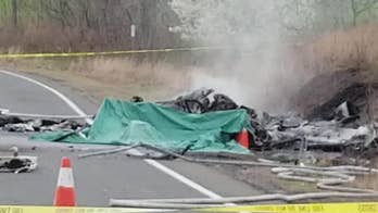 Connecticut doctor killed, son hurt in small plane crash