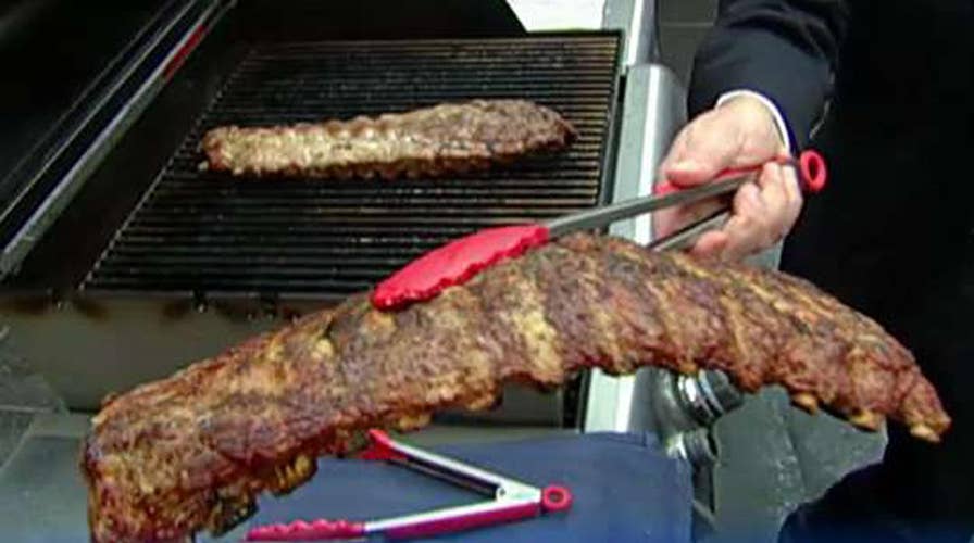Cooking with 'Friends': Griff Jenkins' Memphis-style ribs 