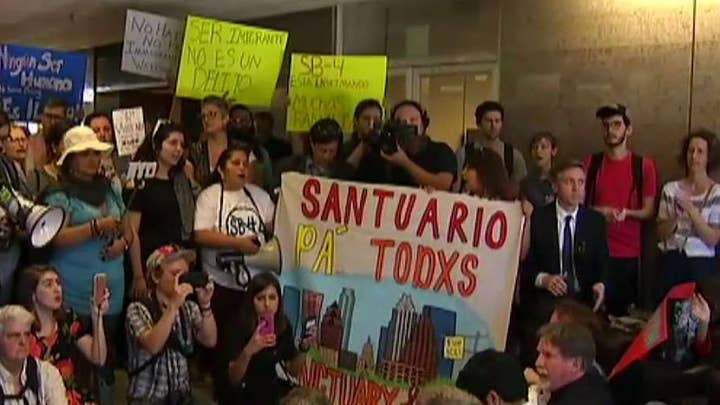 Texas to crack down on sanctuary cities