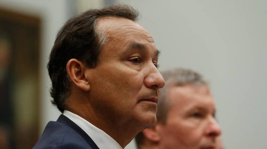 Apologetic United CEO tells Congress: 'We will do better'