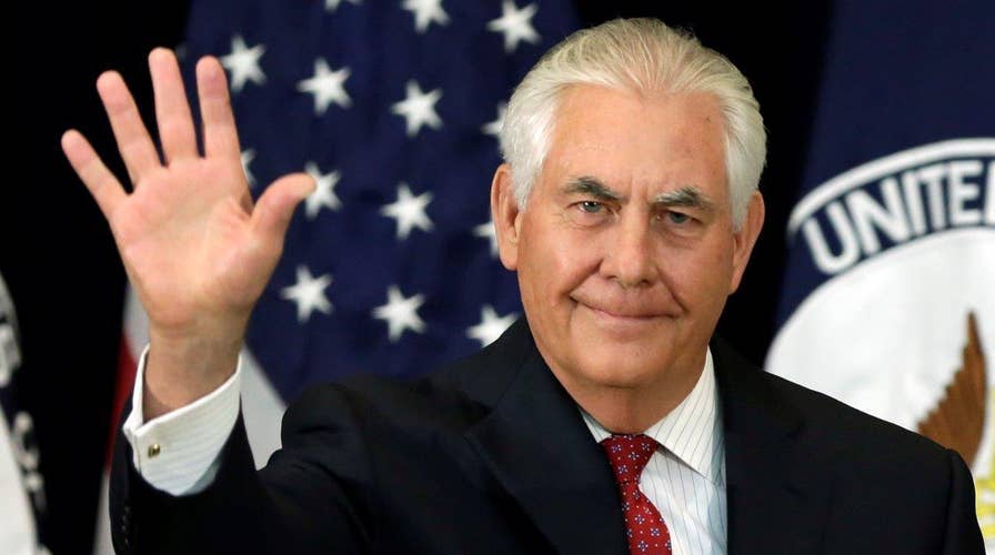 Tillerson talks pressuring North Korea, meeting Putin