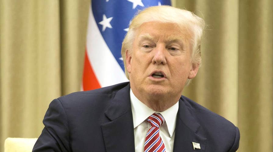 Report: Trump vetting legal team to help with Russia probe