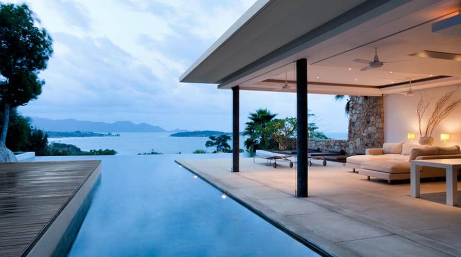 How much does it cost to build a pool?