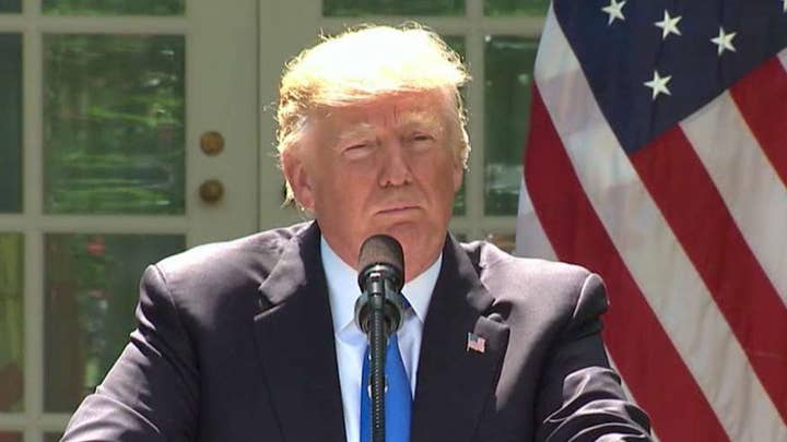 Trump willing to speak under oath about his Comey meetings