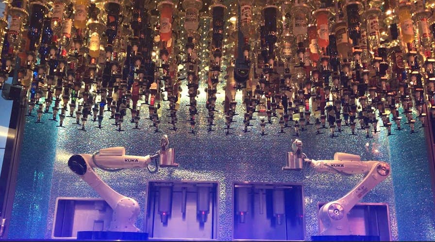 Robots are pouring drinks at Las Vegas Strip bar