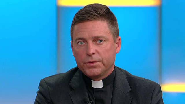 Father Morris: De Blasio should help NYC mourn loss of hero