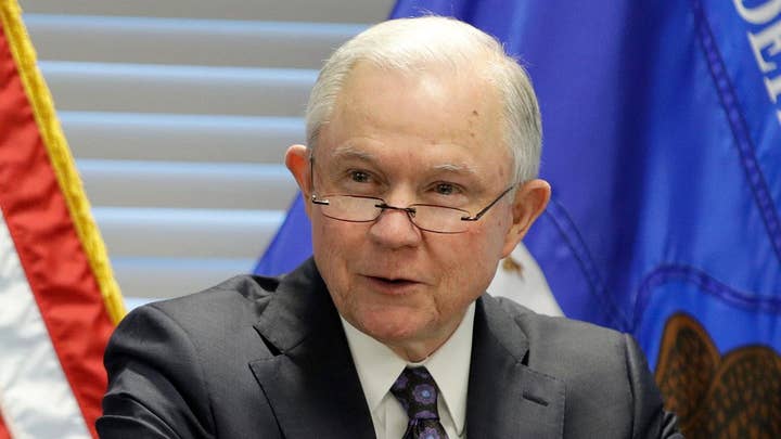 Sessions urges Las Vegas county to cooperate with ICE 