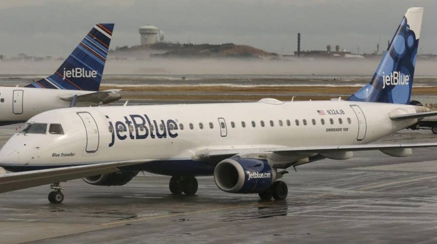 Family booted off flight after toddler kicked seat?