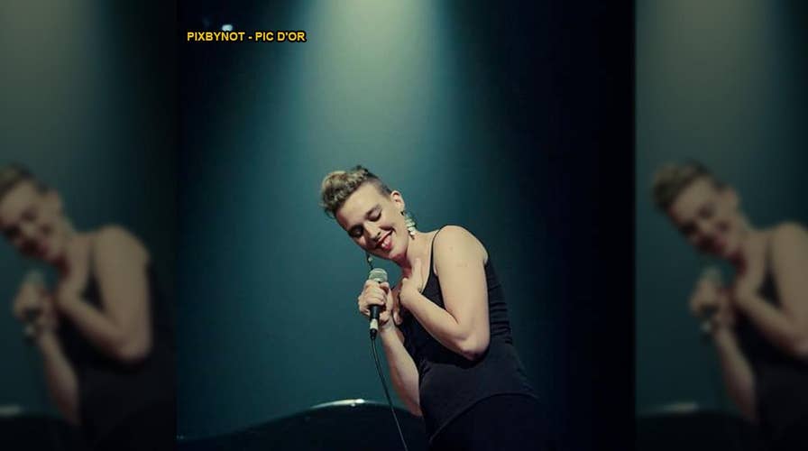 French singer Barbara Weldens dies on stage