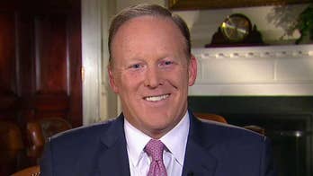 Spicer: I want Scaramucci and Sanders to have fresh start